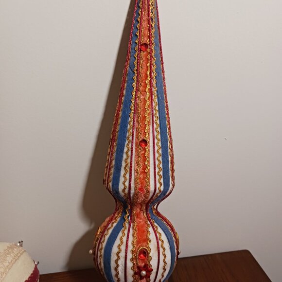 Vintage BEADED CHRISTMAS ORNAMENTS, Vintage Tree Topper - Picture 9 of 10